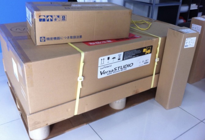 roland-versastudio-bn-20-desktop-inkjet-printer-cutter-big-1