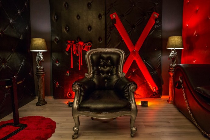 model-de-videochat-studio-premium-la-piata-unirii-big-0