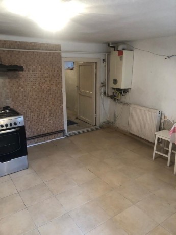 vand-demisol-si-parter-situate-in-vila-vila-e-compusa-din-dp-big-4