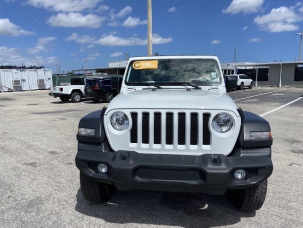selling-my-2020-jeep-wrangler-unlimited-sport-s-4wd-big-2