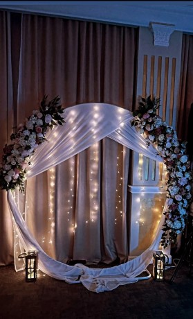transforma-ti-evenimentele-in-momente-de-vis-cu-serviciile-noastre-de-decor-si-aranjamente-florale-big-2
