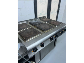 Aragaz electric 380V cu 6 plite patrate - Second Hand în buna stare de funcționare