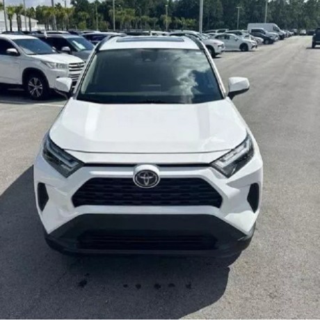 toyota-rav4-2022-xle-big-0