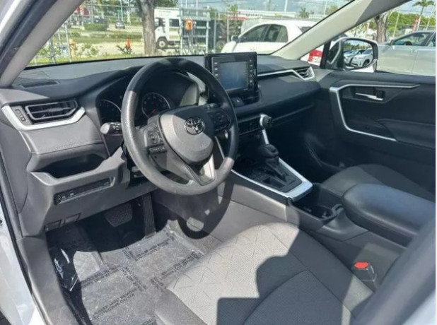 toyota-rav4-2022-xle-big-1