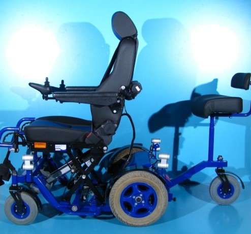carucior-electric-prototip-10-kmh-big-1