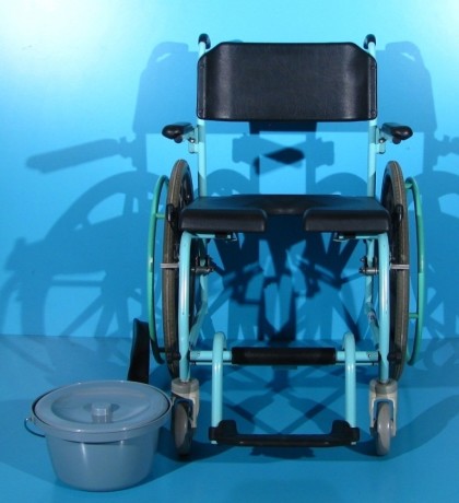scaun-wc-cu-rotile-din-aluminiu-big-2
