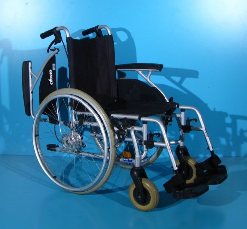 scaun-cu-rotile-drive-latime-sezut-42-cm-big-2
