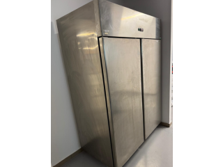 HoReCa Bucuresti - Oferta Speciala Echipamente putin folosite: Frigider Dospitor / Spalator inox cu 2 cuve / Malaxor 30kg