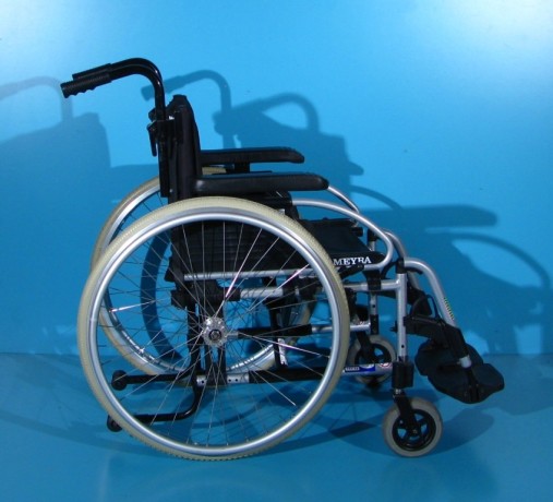 scaun-cu-rotile-meyra-latime-sezut-38-cm-big-3