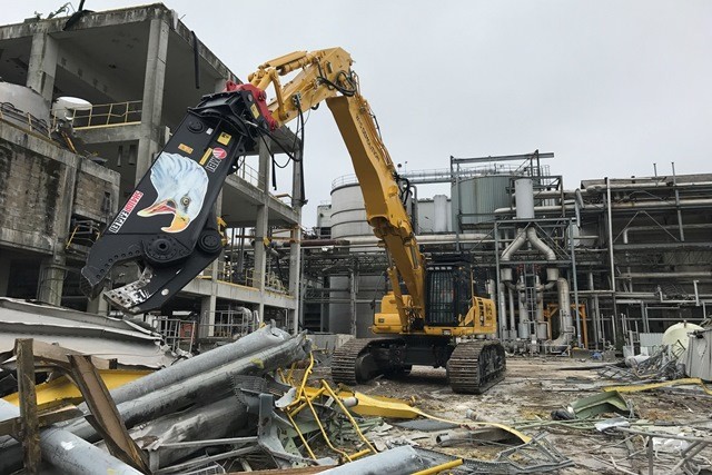 servicii-demolari-constructii-diverse-cu-utilaje-specializate-big-1