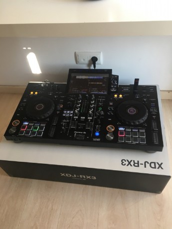 pioneer-xdj-rx3-pioneer-xdj-xz-pioneer-ddj-rev7-pioneer-ddj-1000-pioneer-ddj-1000srt-pioneer-cdj-3000-pioneer-cdj-2000nxs2-pioneer-djm-900nxs2-big-5