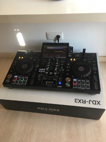 pioneer-xdj-rx3-pioneer-xdj-xz-pioneer-ddj-rev7-pioneer-ddj-1000-pioneer-ddj-1000srt-pioneer-cdj-3000-pioneer-cdj-2000nxs2-pioneer-djm-900nxs2-big-5