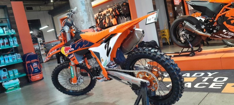 2023-ktm-sx-450-f-factory-edition-motocross-big-2