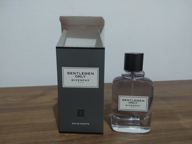 vand-parfum-givenchy-gentlemen-only-100ml-big-0